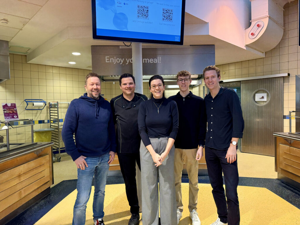 Markus Orthaus, Stefan Wessendorf, Catharina Calvez (STW Münster) mit Nico Nonnen und Mattis Sippel von better bites.